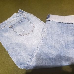 Torrid Distressed Capri Size20